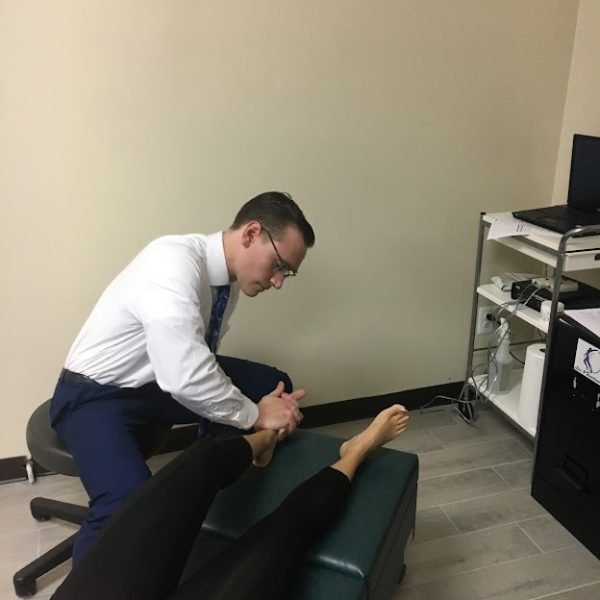 chiropractic care for knee foot and ankle pain